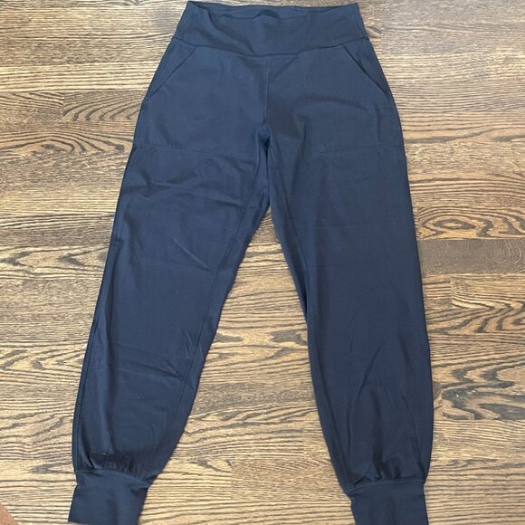 Lululemon 28" Align Jogger, Black, Size 6 - Picture 8 of 10